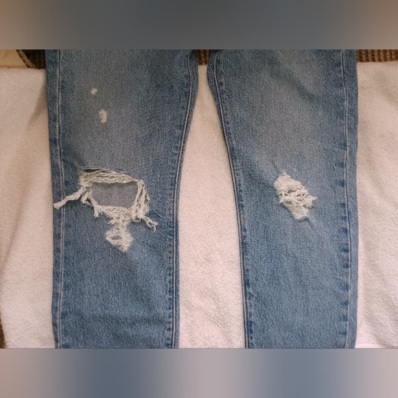 🆕Levi's Urban Outfitters High Rise Wedgie Jeans Distressed Ripped Size 26 - Picture 3 of 14